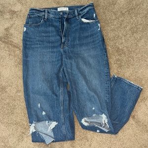 Abercrombie and fitch 90’s straight ultra high rise 30/10 Regular length